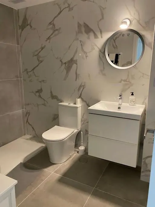 Modern 1 Bed Apartment In Estepona Port Beach & Pool